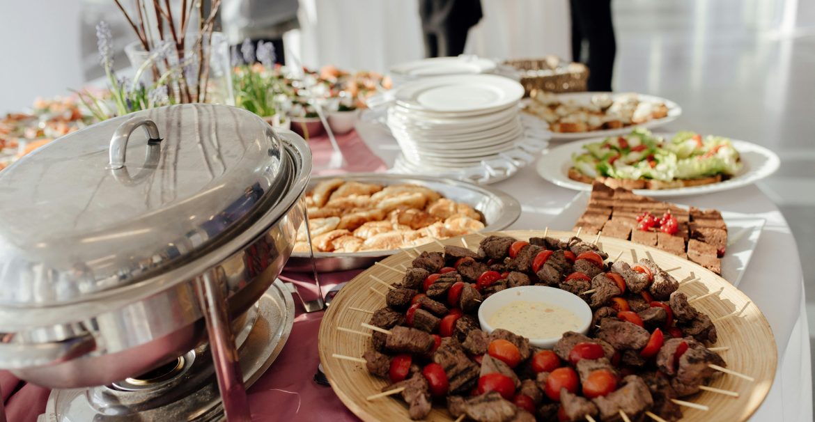 Zdjęcie do artykułu: Najlepsze przekąski imprezowe – sprawdzone hity na każdą domówkę